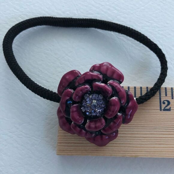 RHINESTONE AND METAL FLOWERED ELASTIC PONYTAIL HOLDER - Picture 12 of 12